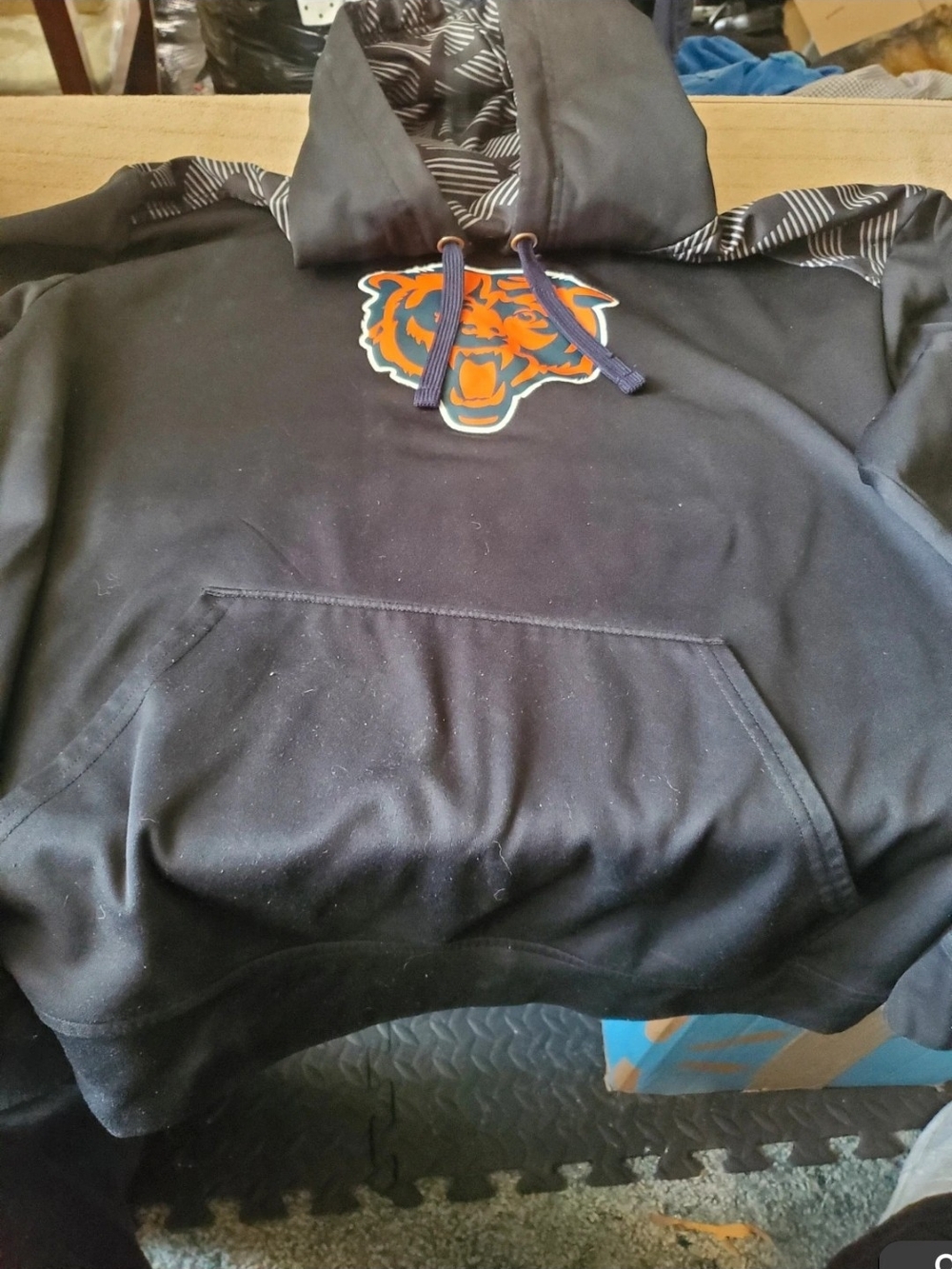 Adidas Mens NFL Chicago Bears Hoodie Size Large.